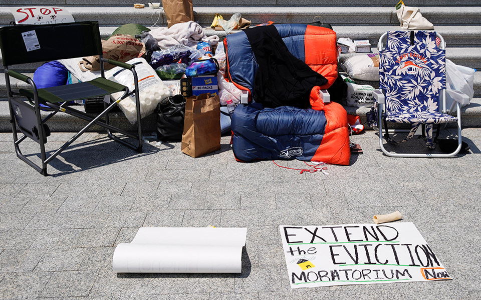 ηπα-τέλος-η-προστασία-από-εξώσεις-λόγω-561453469