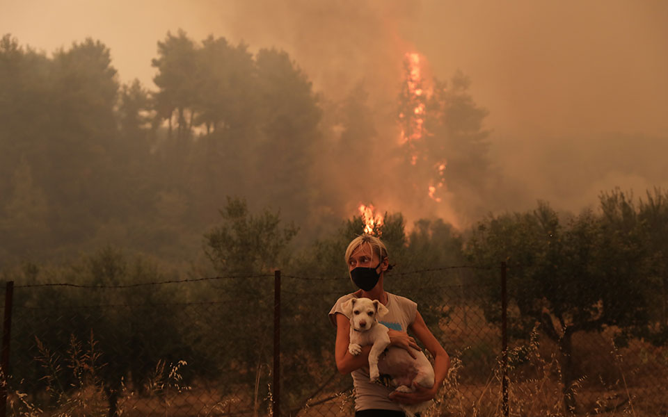 δύσκολη-νύχτα-στην-εύβοια-ηρωική-μά-561461689
