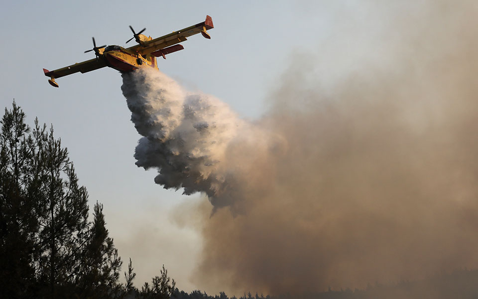 Σε πύρινο κλοιό η χώρα: Διαρκής ενημέρωση από τα μέτωπα της φωτιάς (live blogging)-9