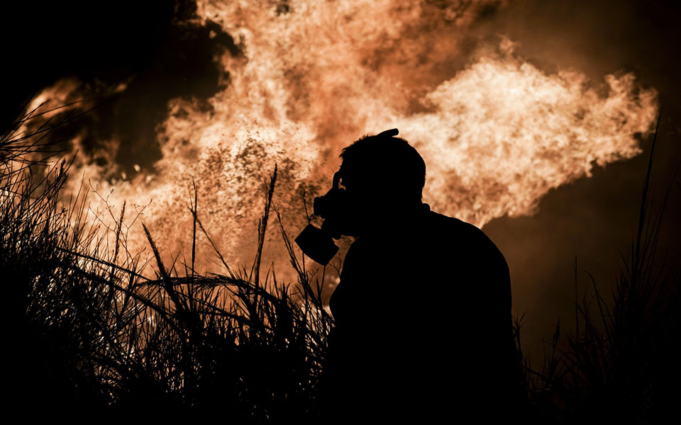 φωτιά-στις-αφίδνες-η-μάχη-της-εθνικής-ο-561459235
