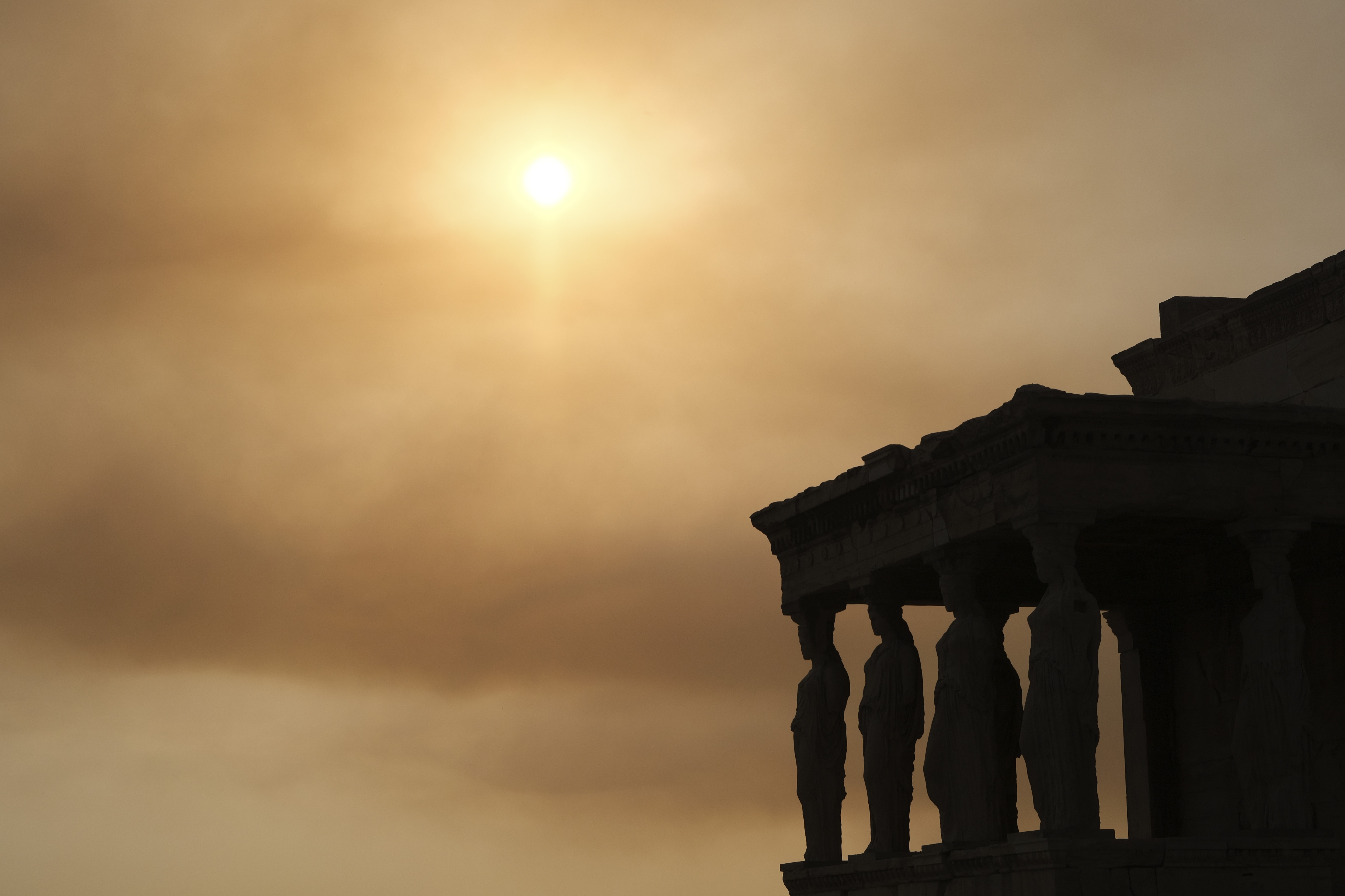 Φωτιά στην Βαρυμπόμπη: Δραματικές ώρες, τεράστια καταστροφή-6