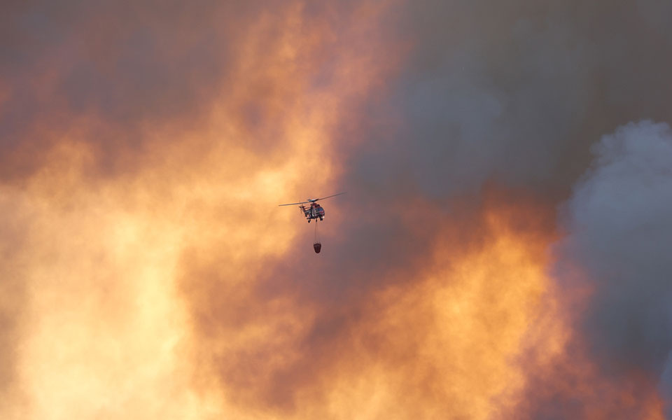Φωτιά στην Βαρυμπόμπη: Δραματικές ώρες, τεράστια καταστροφή-5