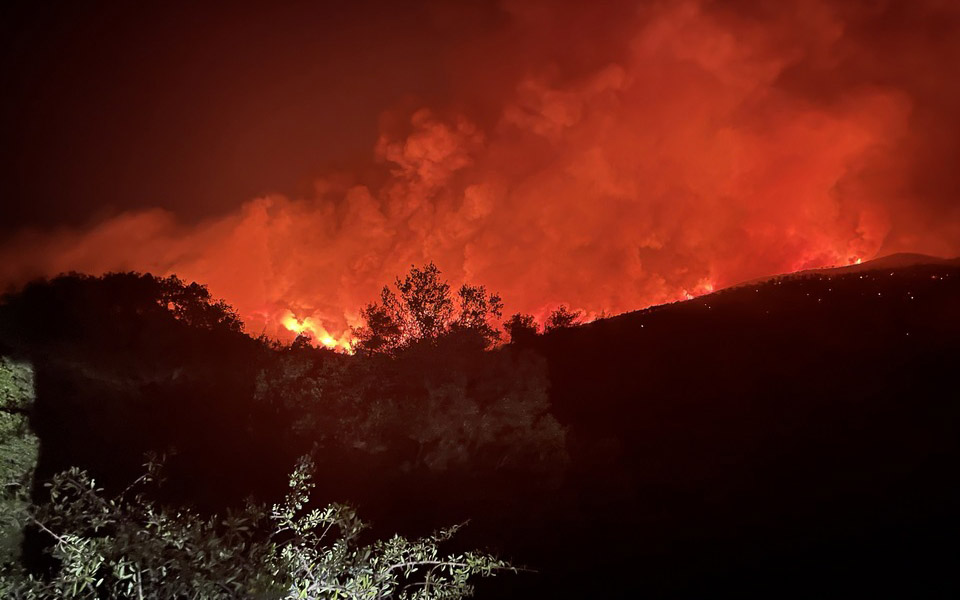 μέτωπο-χιλιομέτρων-στα-βίλια-561468514