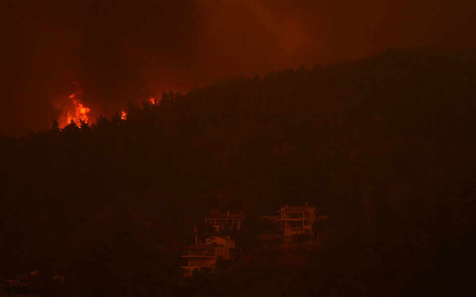 κρίσιμες-ώρες-για-την-εύβοια-δύο-τα-κ-561461515