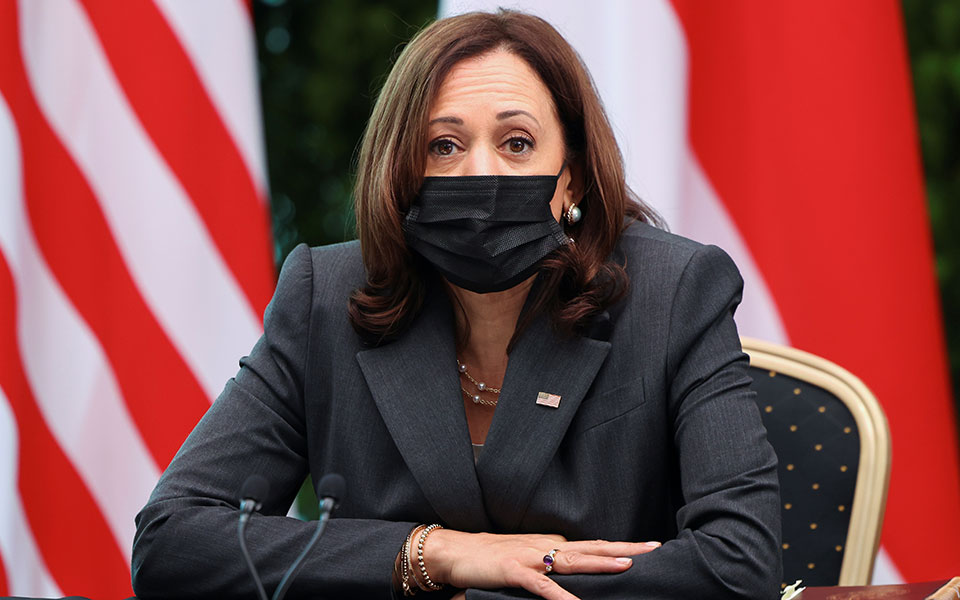 κάμαλα-χάρις-η-κίνα-συνεχίζει-να-πιέζε-561473725