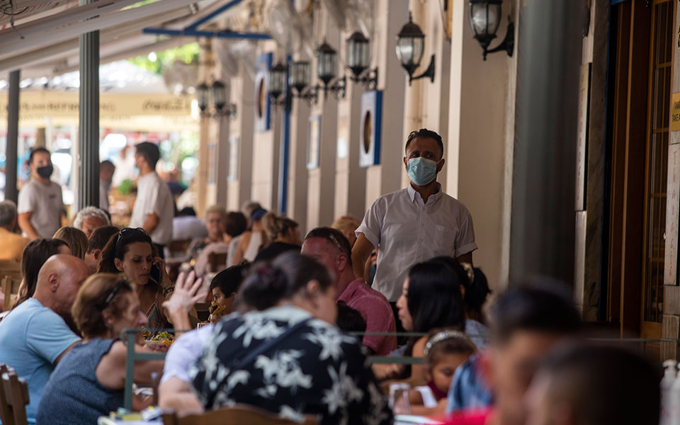 συριζα-ο-κ-μητσοτάκης-τιμωρεί-έναν-στο-561474172