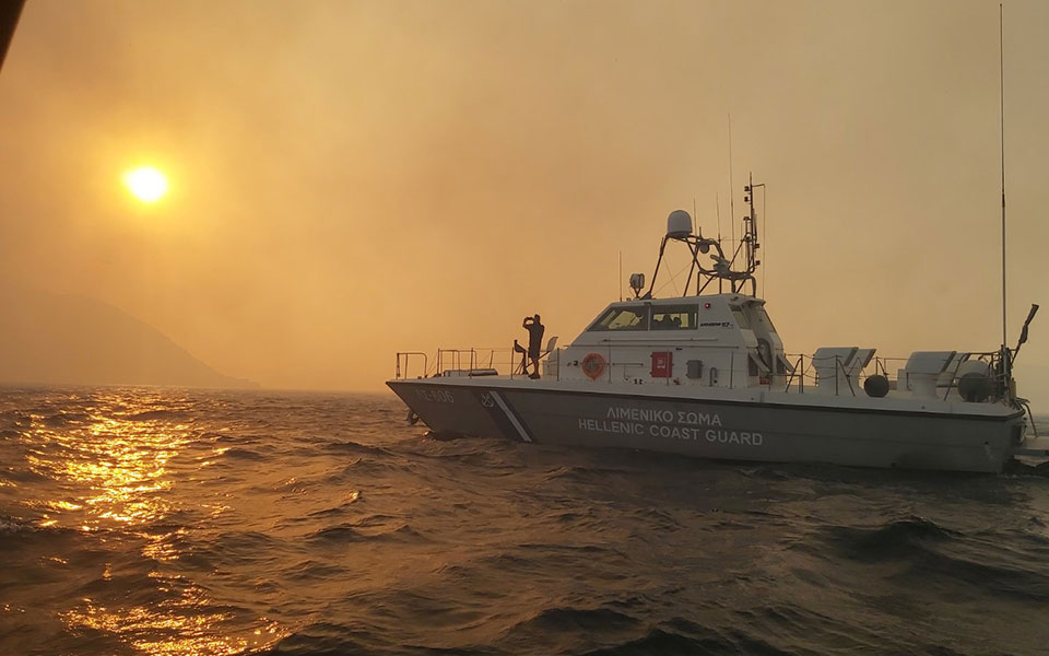 φωτιές-2-284-απεγκλωβισμοί-από-το-λιμενικ-561461065