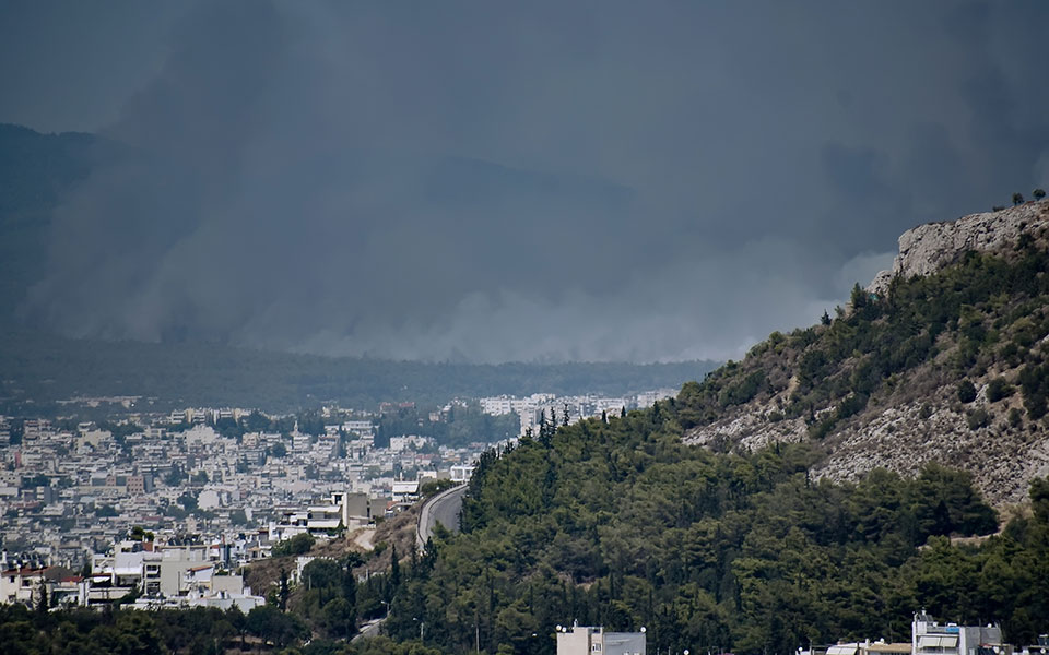 Φωτιά τώρα στην Άνω Βαρυμπόμπη Αττικής-2