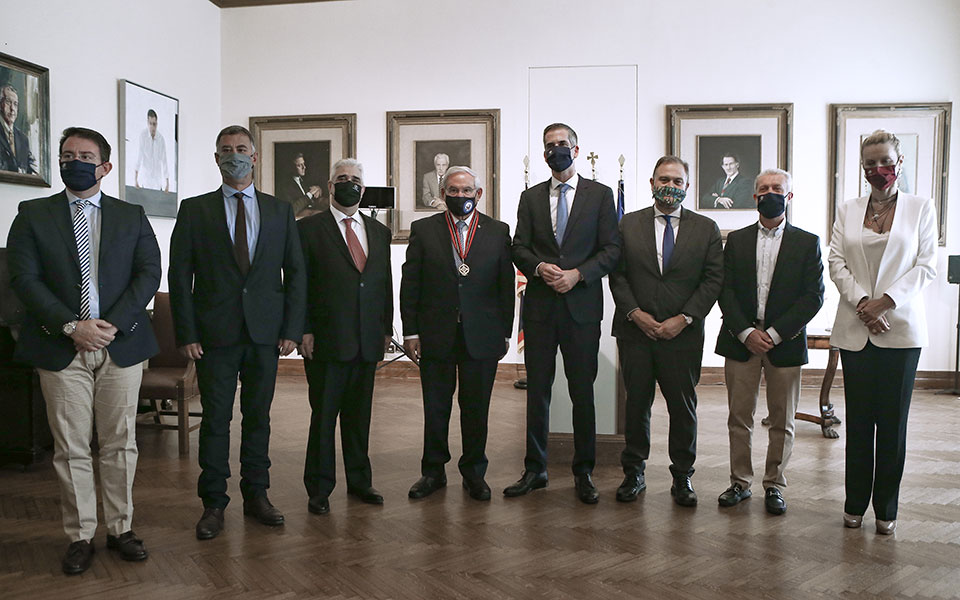 Μενέντεζ: Φάρος ελπίδας για τη δημοκρατία και την ελευθερία η Ελλάδα-1