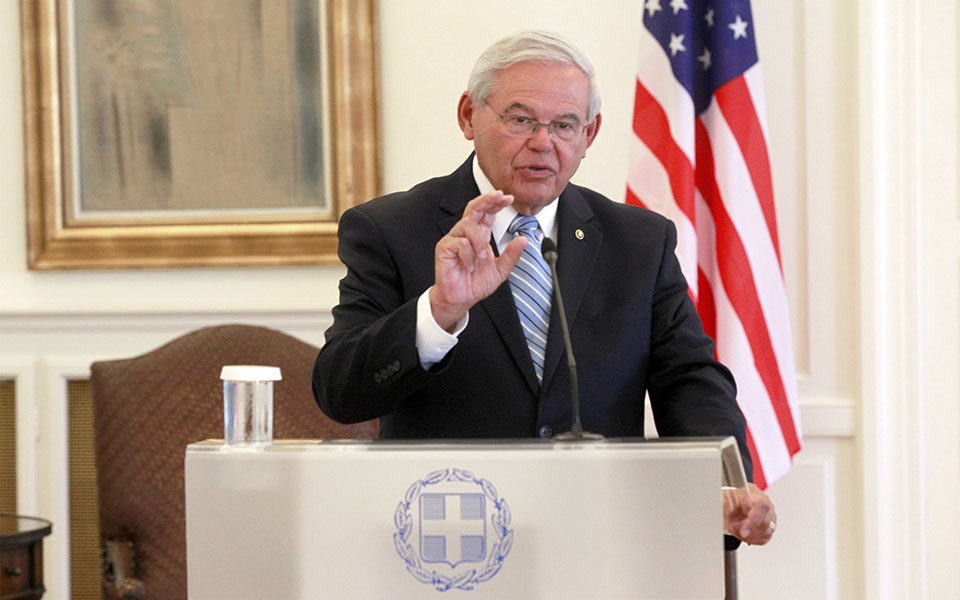 μπομπ-μενέντεζ-στην-κ-πιο-ασφαλής-η-ε-561479056