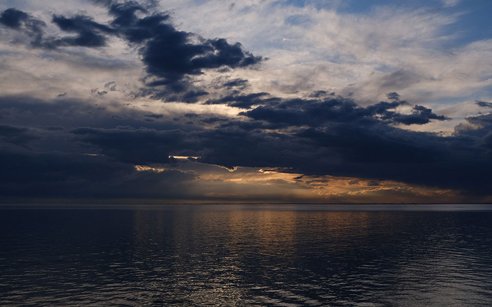 καιρός-μικρή-άνοδος-της-θερμοκρασίας-561467494