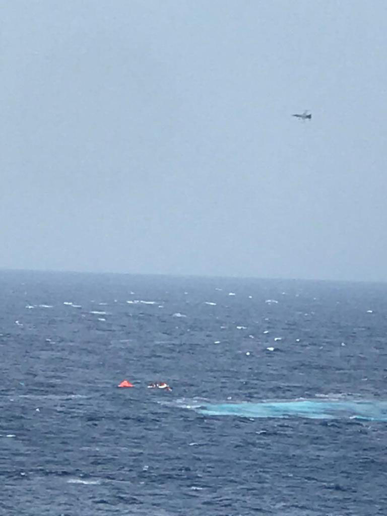 Μήλος – βύθιση θαλαμηγού: Φωτογραφίες και βίντεο από την επιχείρηση διάσωσης-3