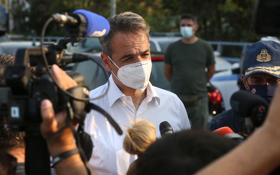 κυρ-μητσοτάκης-από-βαρυμπόμπη-οι-κρί-561456586