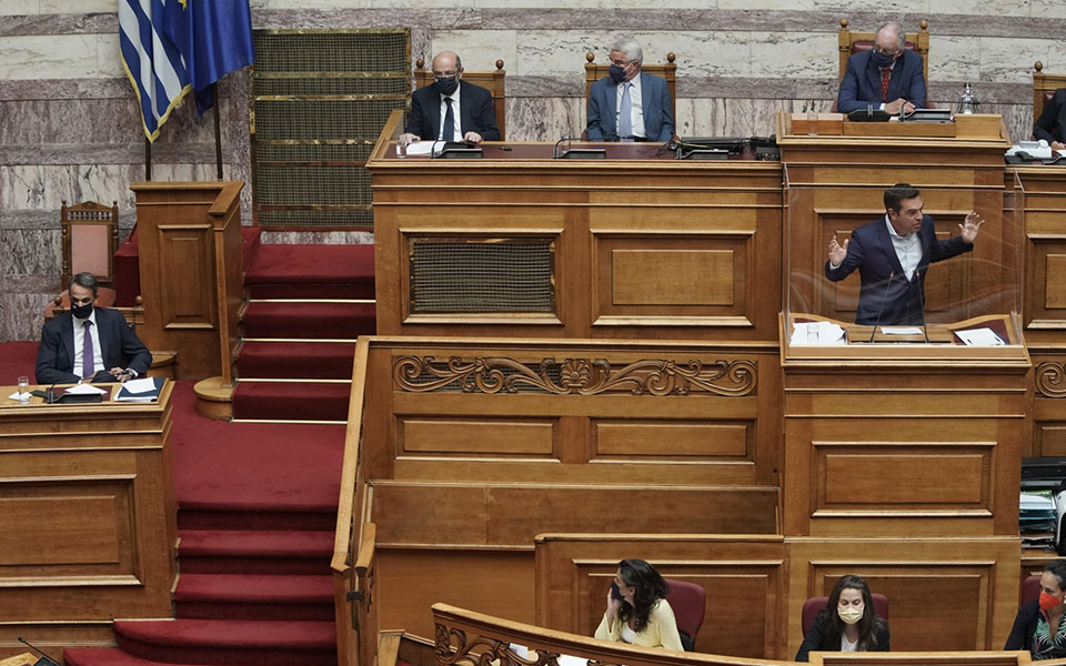 μητσοτάκης-στο-μάτι-μετρούσαμε-φέρετ-561475042