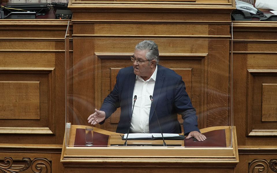 Βουλή: Διασταυρώνουν τα ξίφη τους για τις πυρκαγιές οι πολιτικοί αρχηγοί-3