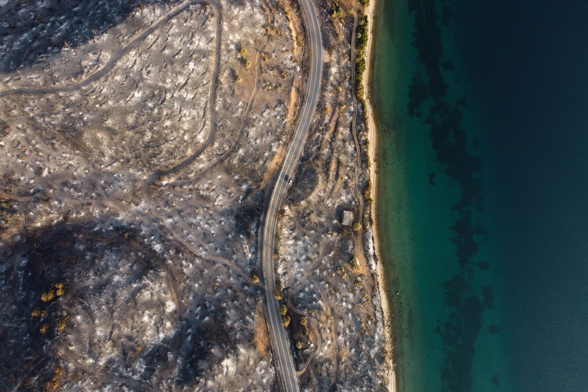 φωτιά-στην-εύβοια-εκτός-ελέγχου-και-τα-561458821