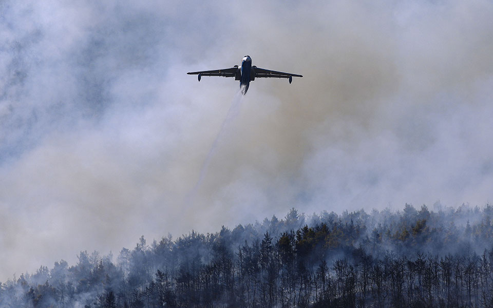 φωτιά-στα-βίλια-μάχη-διαρκείας-με-τις-α-561468121