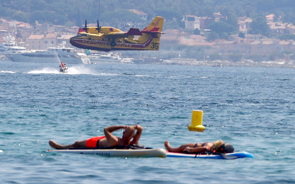 γαλλία-mάχη-για-να-τεθεί-υπό-έλεγχο-η-φω-561468775