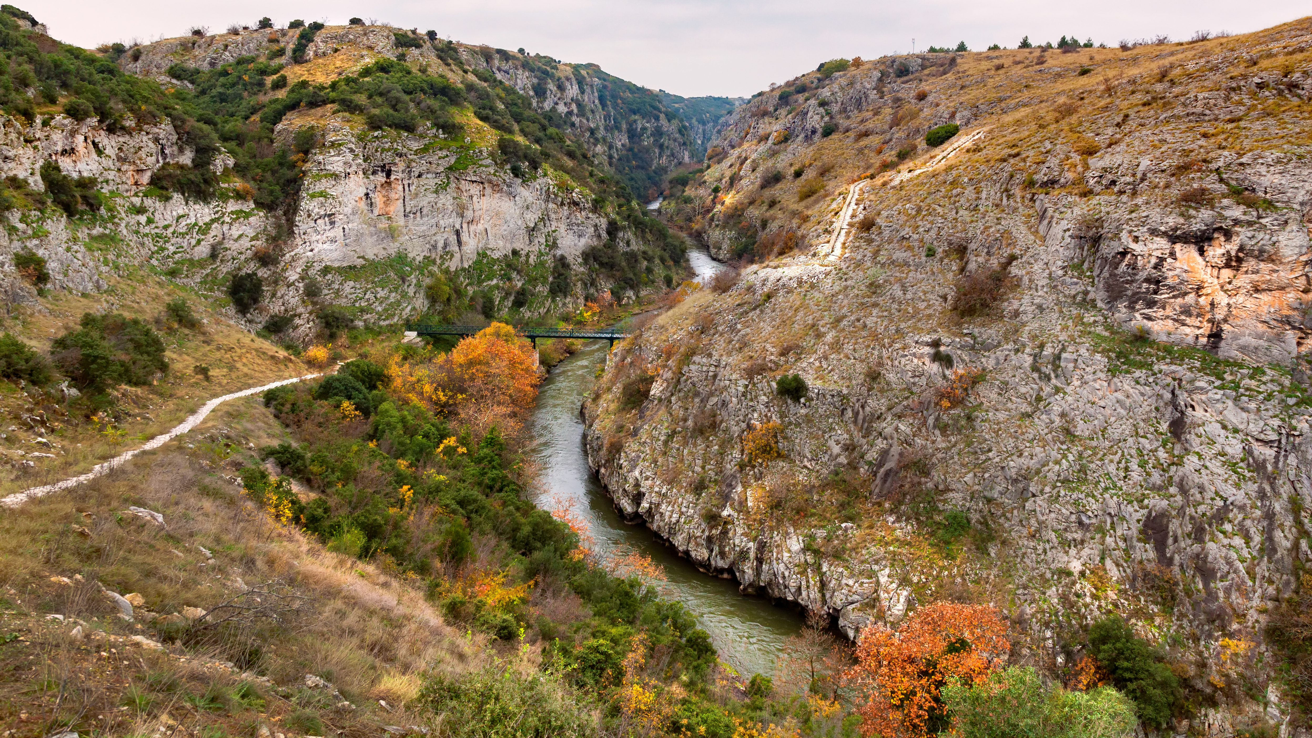 5 σπήλαια για το καλοκαίρι-2