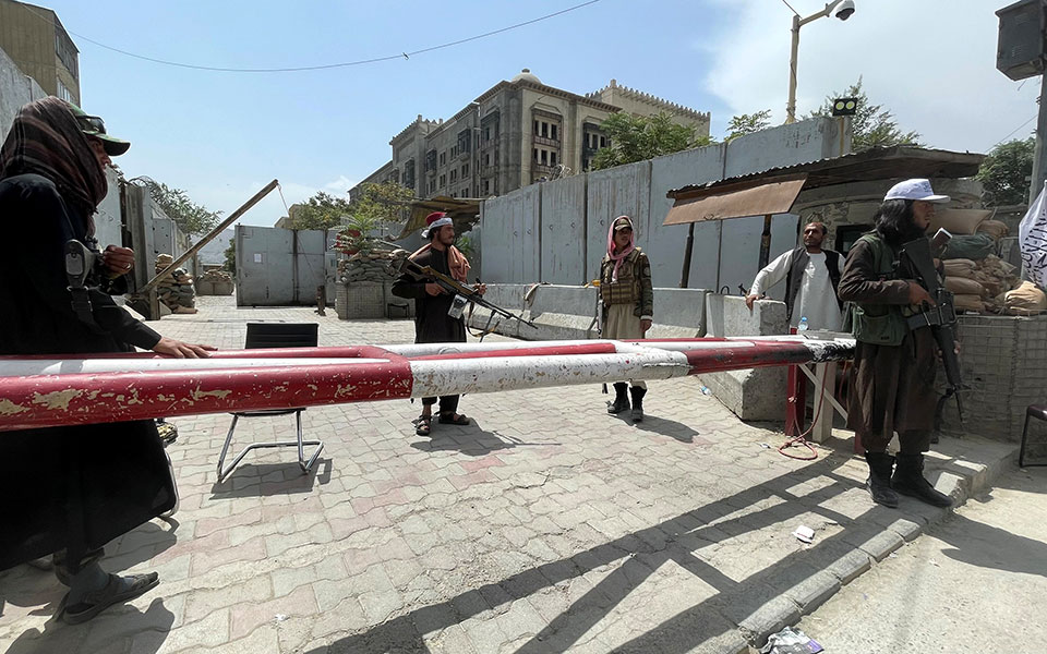 αφγανιστάν-επαφές-ταλιμπάν-με-κορυφα-561469123