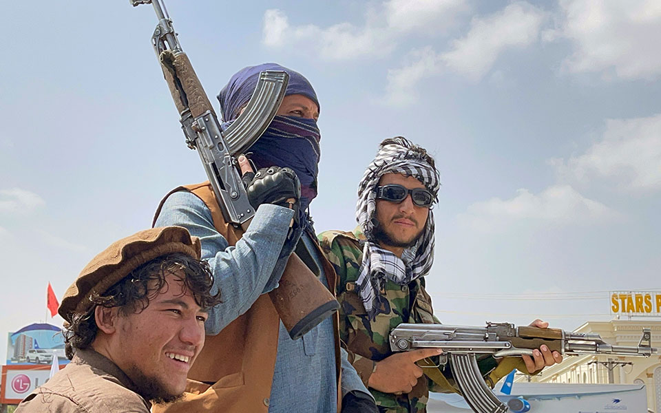 Αφγανιστάν: Οι Ταλιμπάν πανηγυρίζουν την νίκη τους (φωτογραφίες)-9