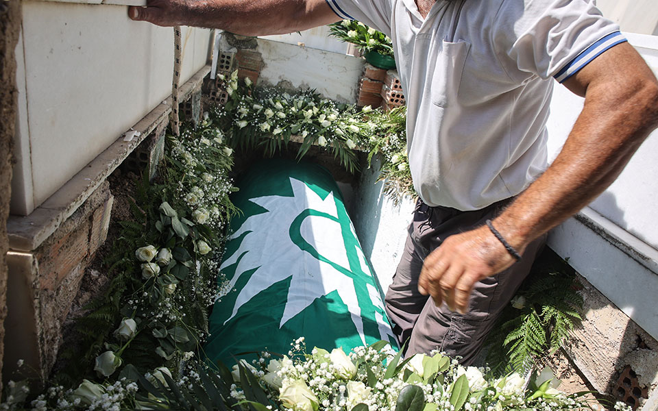 Τελέστηκε η κηδεία του Άκη Τσοχατζόπουλου-3