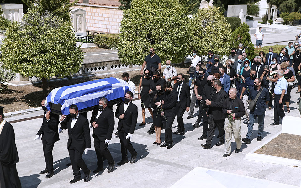 Τελέστηκε η κηδεία του Άκη Τσοχατζόπουλου-2