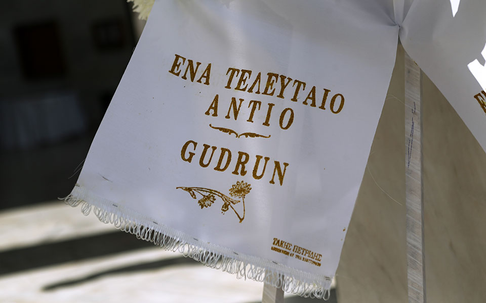 Τελέστηκε η κηδεία του Άκη Τσοχατζόπουλου-4