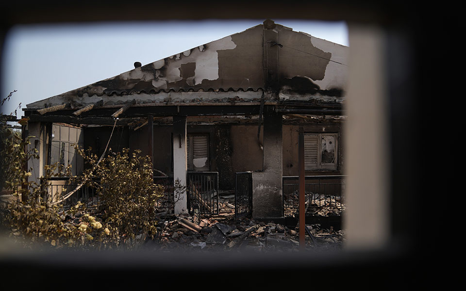 χαρδαλιάς-για-φωτιά-στη-βαρυμπόμπη-δι-561457012