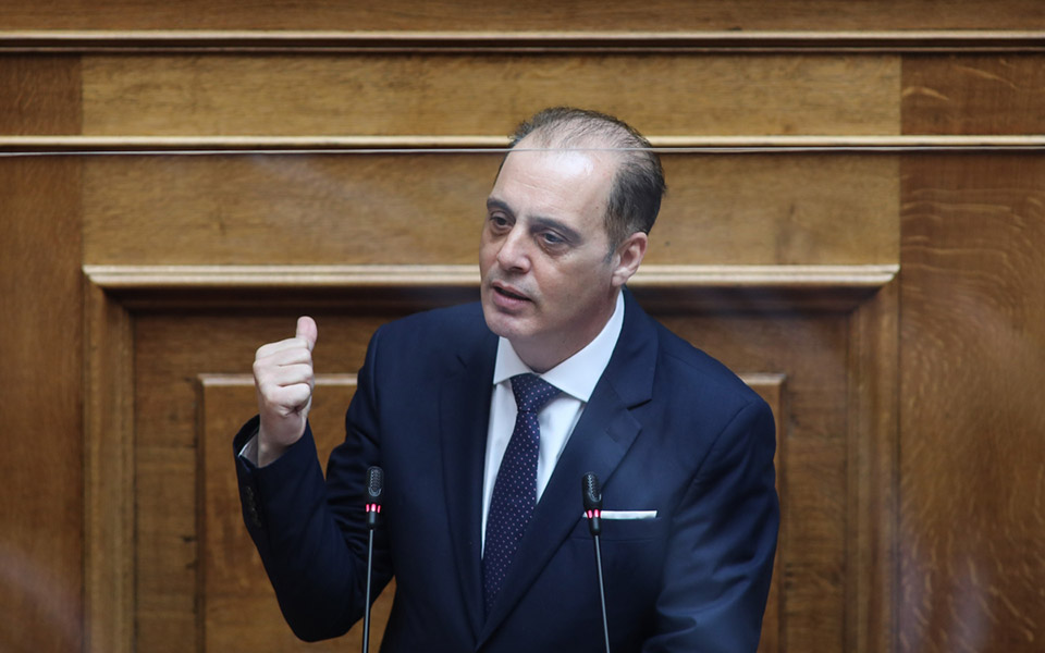 Βουλή: Διασταυρώνουν τα ξίφη τους για τις πυρκαγιές οι πολιτικοί αρχηγοί-4