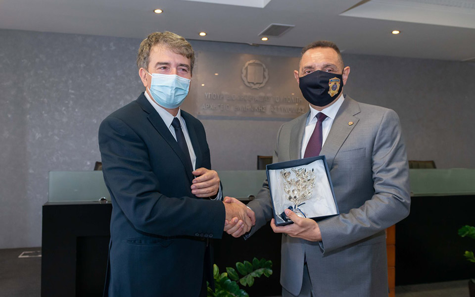 χρυσοχοΐδης-ευχαρίστησε-τον-σέρβο-υπ-561463003