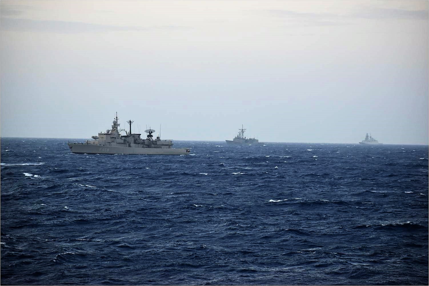 Πολεμικό Ναυτικό: Εντυπωσιακές εικόνες από την πολυεθνική άσκηση «Dynamic Guard 21-II»-3