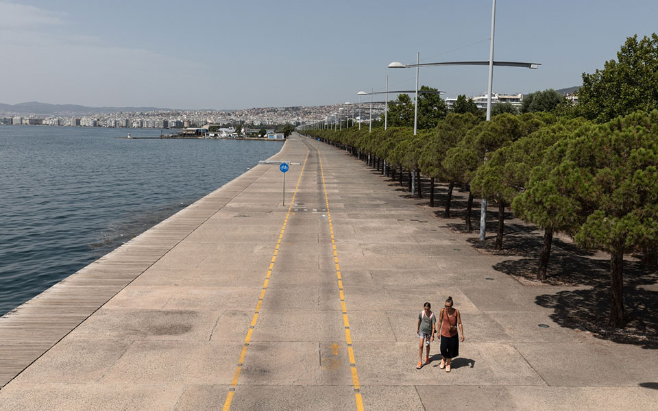 καιρός-έως-33-βαθμούς-η-θερμοκρασία-πο-561498859