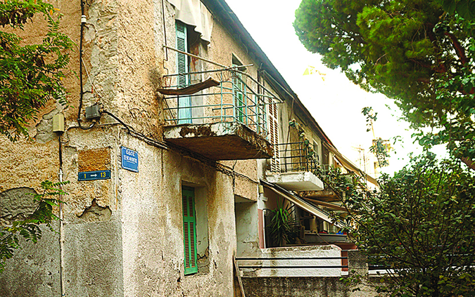 Τα προσφυγικά στη σκιά του πλήθους-1