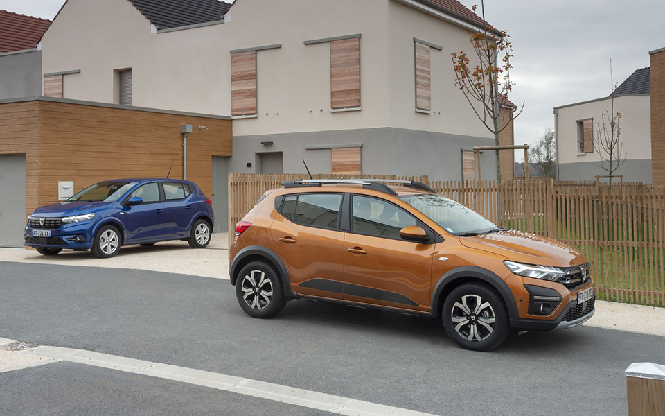 το-νέο-dacia-sandero-είναι-πρώτο-σε-πωλήσεις-στην-561485272