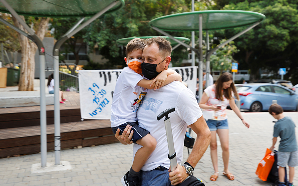 κορωνοϊός-ισραήλ-πώς-άνοιξαν-τα-σχο-561482230