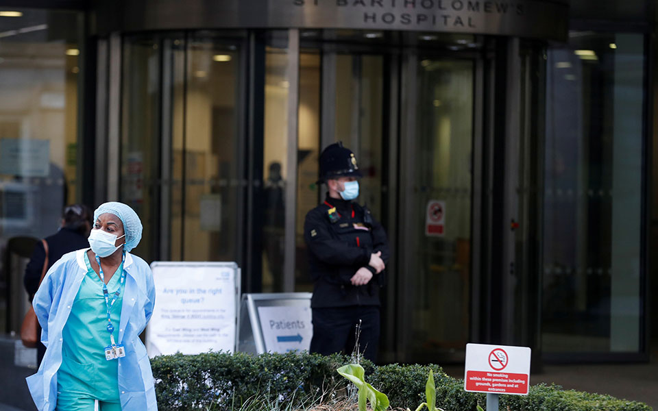 μ-βρετανία-υπέρ-του-εμβολιασμού-των-12-1-561497233