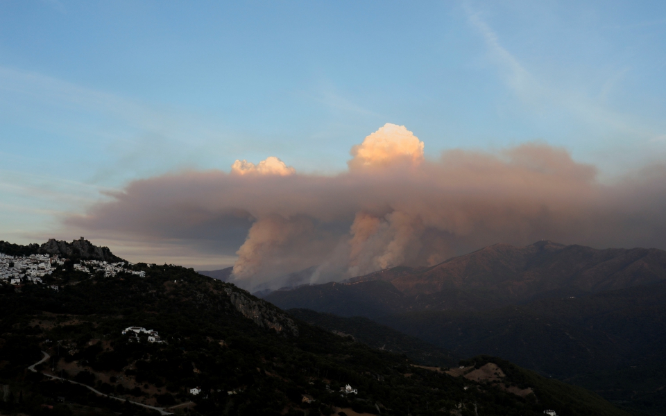 ισπανία-υπό-έλεγχο-η-πυρκαγιά-στην-ανδ-561497806