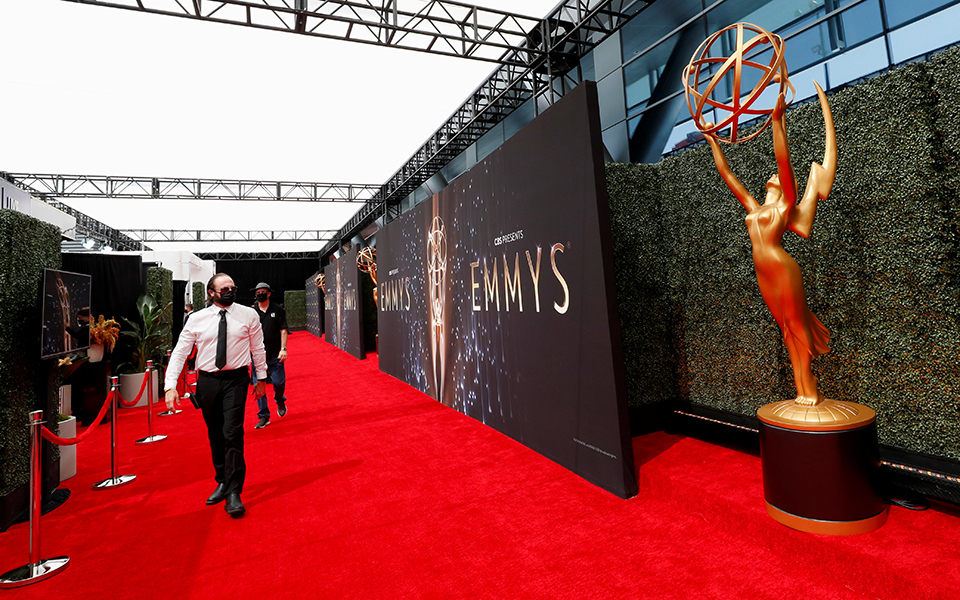 βραβεία-έμμυ-κυριαρχία-του-netflix-σάρωσαν-crown-561505087