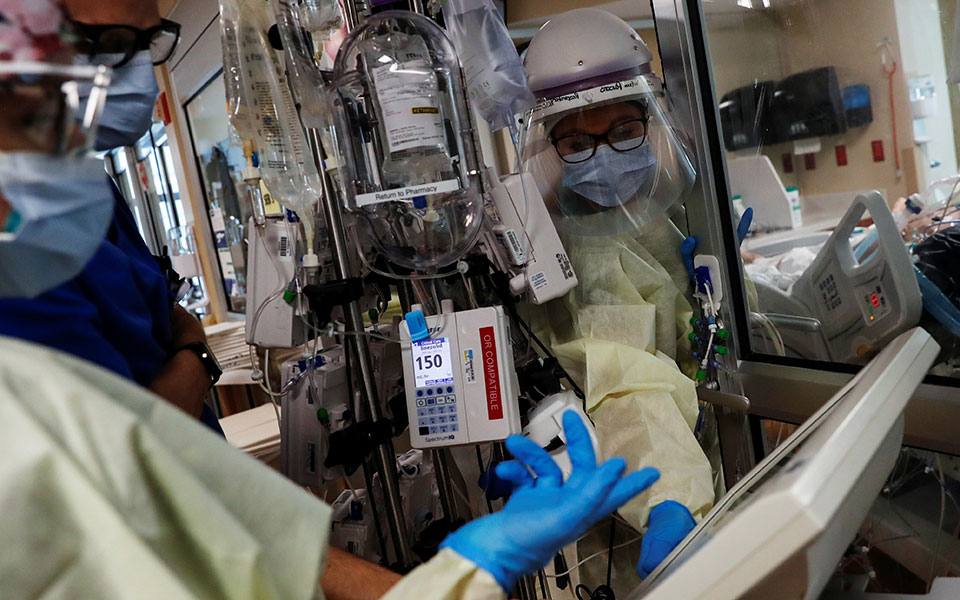 κορωνοϊός-2-978-κρούσματα-22-θάνατοι-322-διασω-561516478