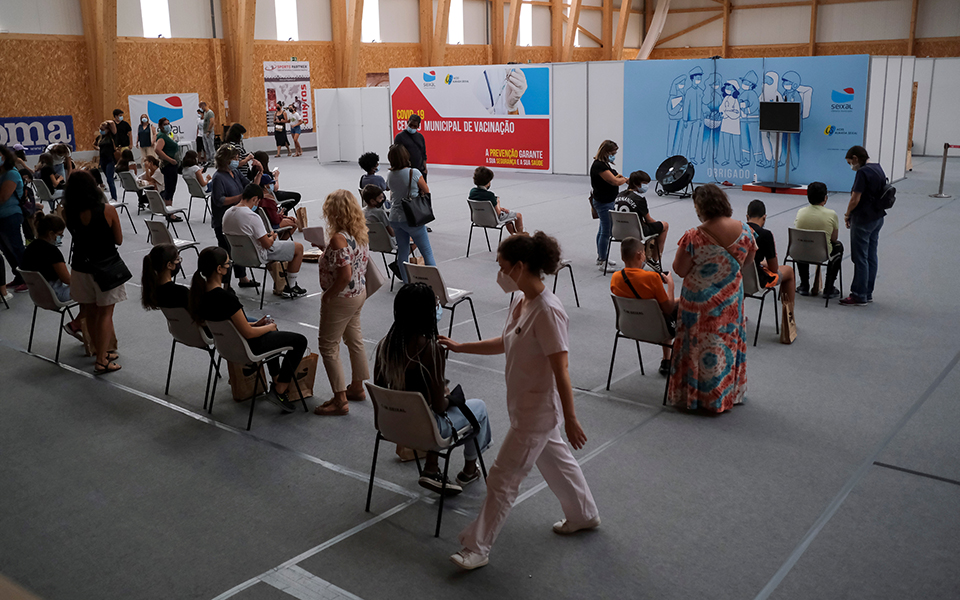 ηπα-διχογνωμία-στο-cdc-για-την-τρίτη-δόση-561510997