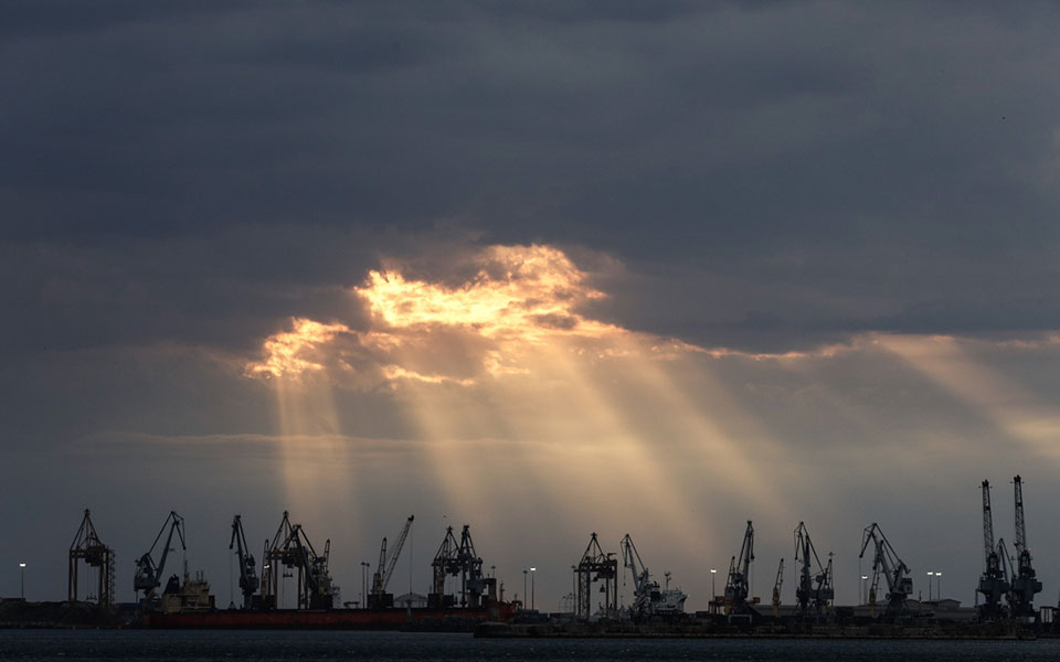 καιρός-σκόνη-και-τοπικές-βροχές-σε-υ-561504910