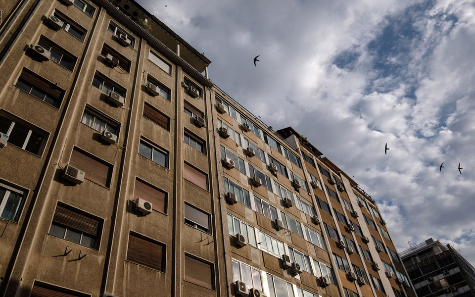 καιρός-μικρή-άνοδος-της-θερμοκρασίας-561497584