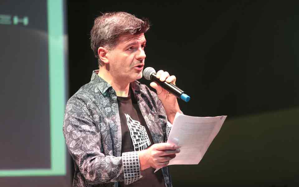 ο-φοίβος-δεληβοριάς-για-τον-μίκη-θεοδω-561483913