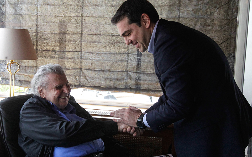 τσίπρας-για-θεοδωράκη-ο-μίκης-έδωσε-φ-561483505