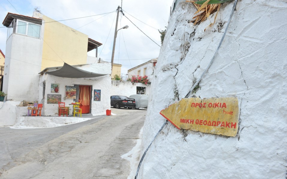 Ο Γαλατάς περιμένει τον Μίκη Θεοδωράκη: «Είναι τιμή που επιστρέφει ο συγχωριανός μας»-1