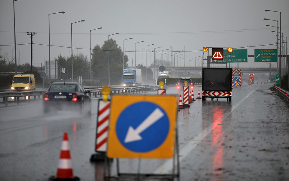 πιερία-συναγερμός-για-διαρροή-χημικώ-561516853