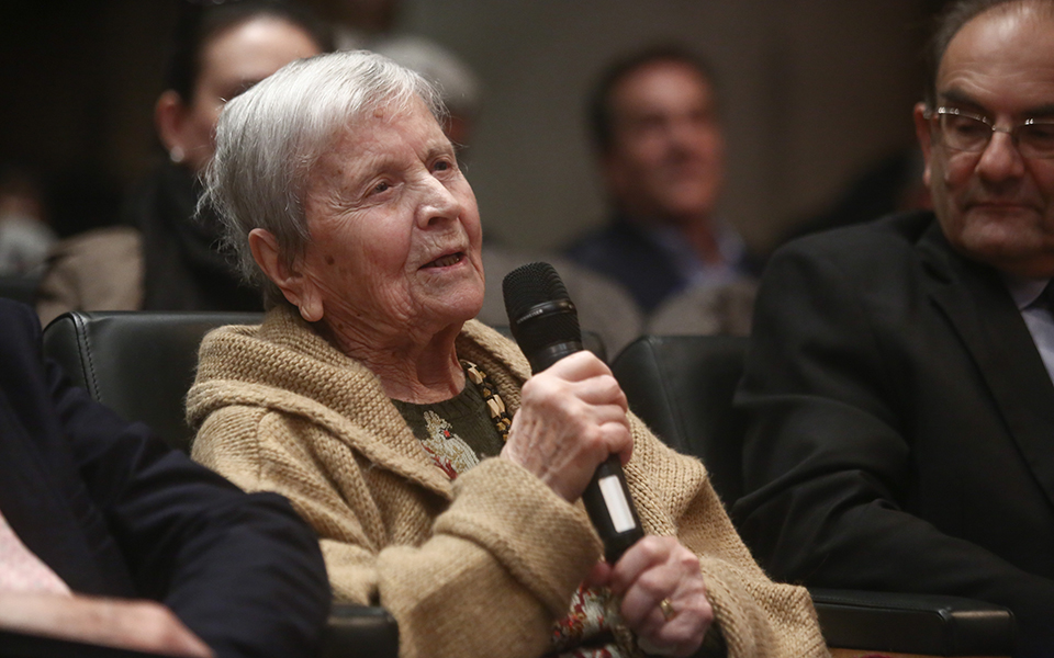 αρβελέρ-για-θεοδωράκη-ορφάνεψε-ο-τόπο-561483928