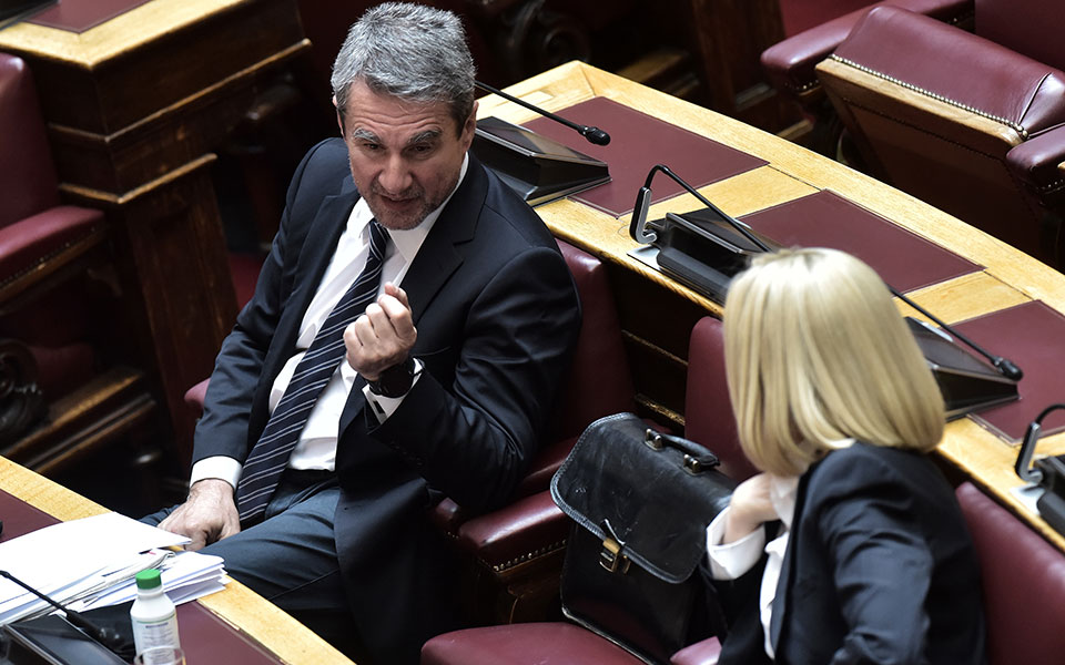 αντιπαράθεση-ενόψει-κάλπης-στο-κιναλ-561507790