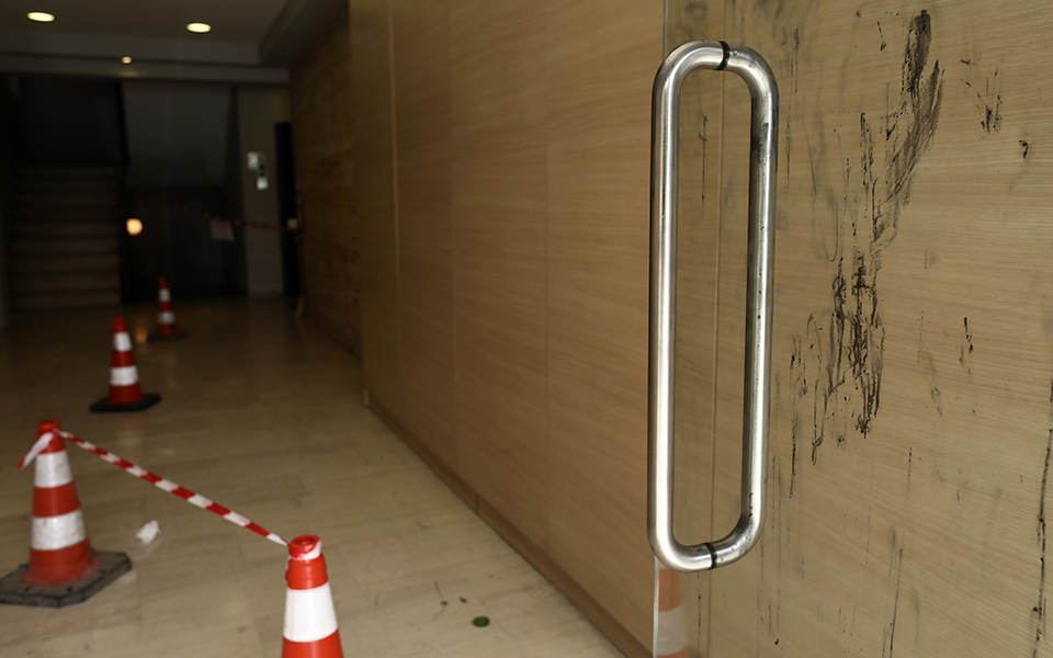 Επίθεση με βιτριόλι: Συγκλονιστικές μαρτυρίες και ένταση στην πρώτη ημέρα της πολύκροτης δίκης-2